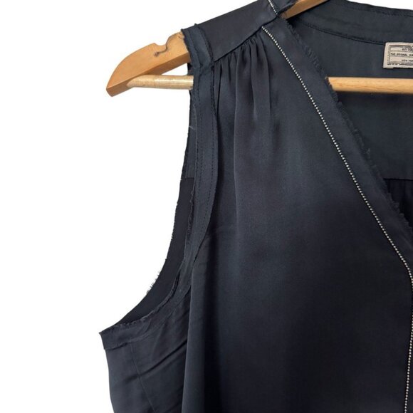 GO by Go Silk Navy Blue Washable V Neck Distressed Sleeveless Blouse Sz M - Picture 4 of 5